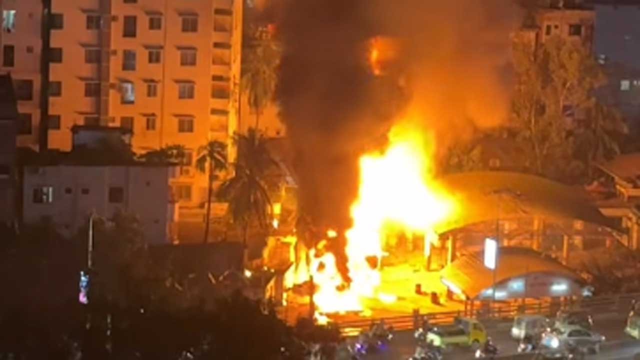 যানজটে ২৭ মিনিট আটকা ফায়ার সার্ভিস, পৌঁছে দুই মিনিটেই আগুন নিয়ন্ত্রণ