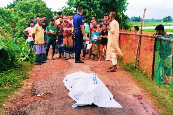 কেন্দুয়ায় অটোরিকশাসহ চালকের মরদেহ উদ্ধার, তদন্তে পুলিশ!