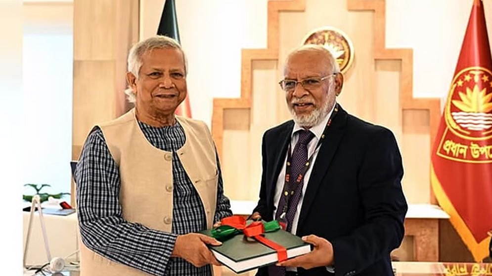 অবসরে গিয়েও পদোন্নতি! অন্যান্য ক্যাডারের ৭৮ জনের ভূতাপেক্ষ স্বীকৃতি