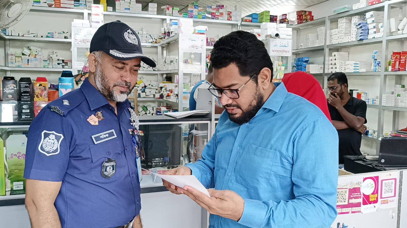 ঝিনাইদহ কালীগঞ্জে অনুমোদনহীন ওষুধ বিক্রেতাকে জরিমানা