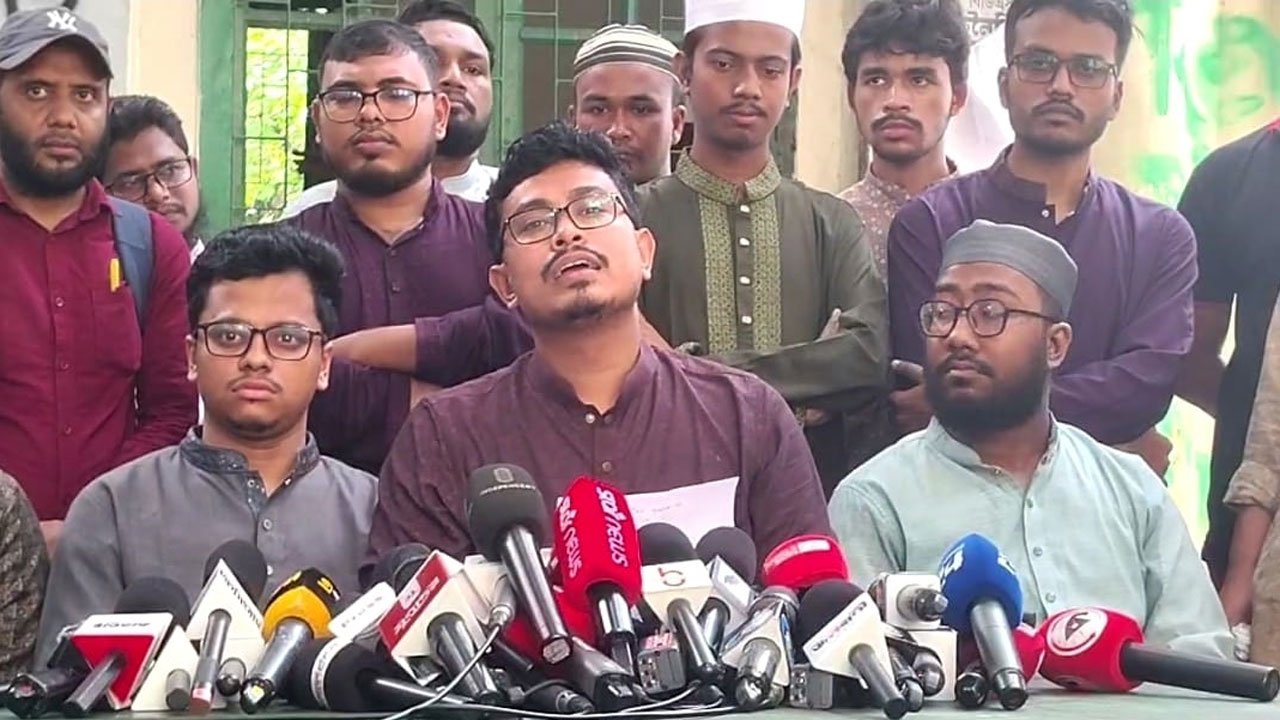 ডাকসু নির্বাচনে ভিপি প্রার্থী সাদিক কায়েম: "ডাকসুর কাজ নেতা তৈরি নয়, শিক্ষার্থীদের স্বার্থ রক্ষা"